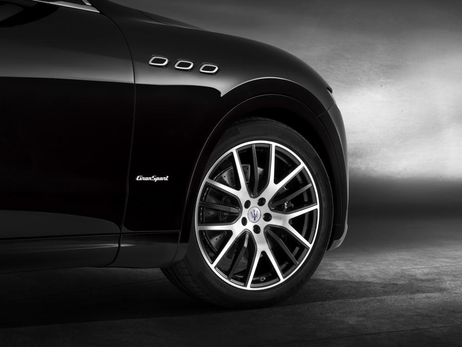 Колеса Maserati Levante S Q4 GranSport 2018 года  (фото 42 из 59)